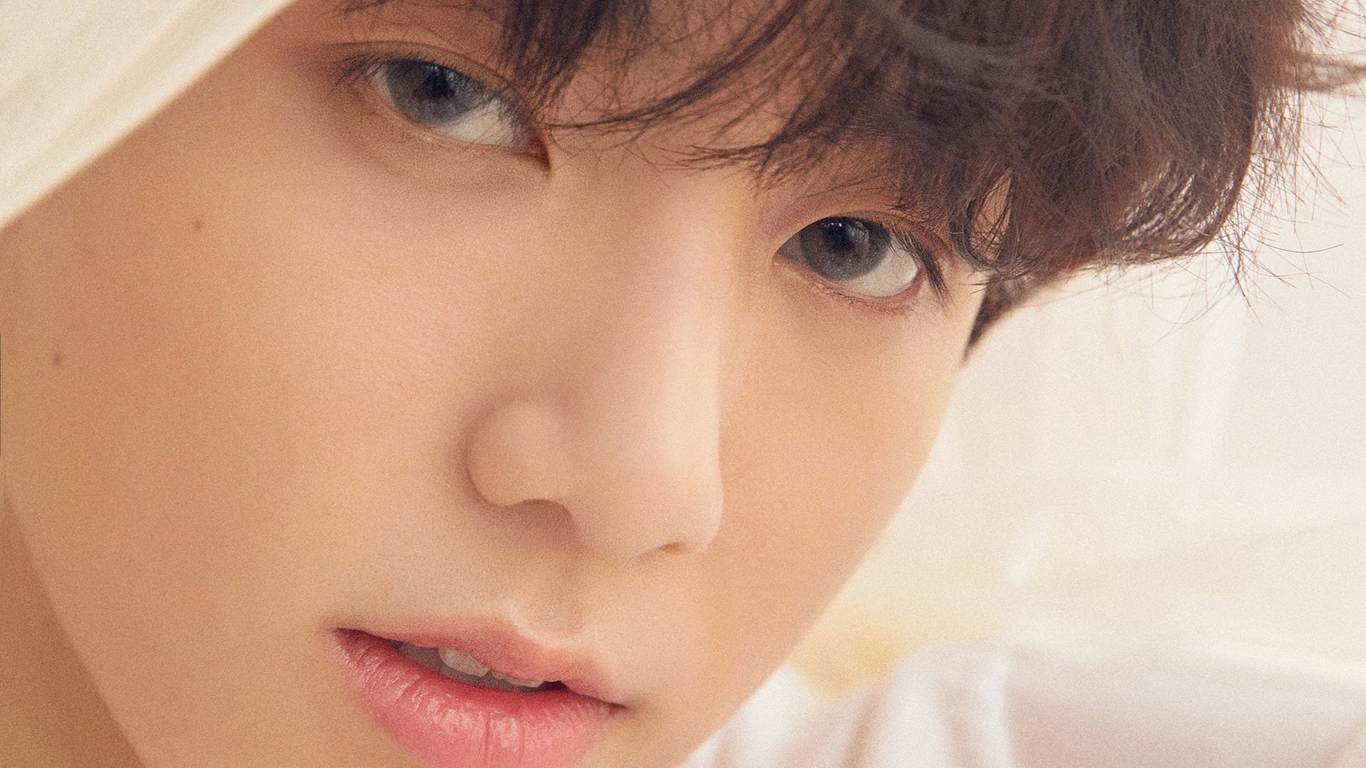 【现场直播】专家现场解读比赛中的关键战术和细节，比赛关键时刻